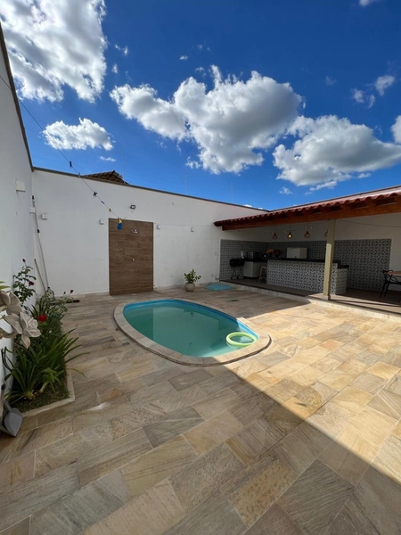 Casa com Piscina por 650 mil: 20ª foto da galeria de imagens do imóvel