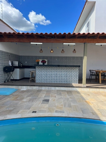 Casa com Piscina por 650 mil: 21ª foto da galeria de imagens do imóvel