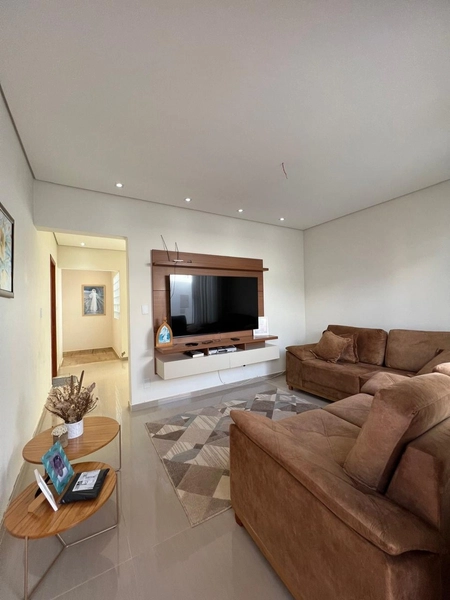 Casa com Piscina por 650 mil: 4ª foto da galeria de imagens do imóvel