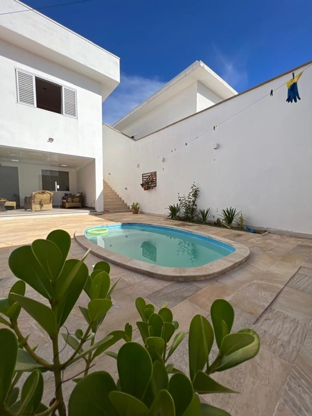 Casa com Piscina por 650 mil: 22ª foto da galeria de imagens do imóvel