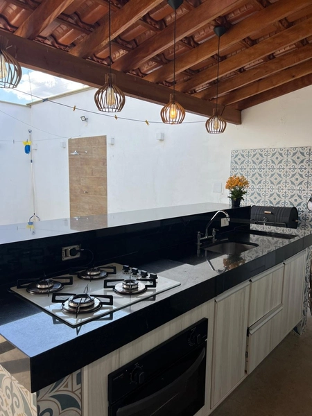 Casa com Piscina por 650 mil: 25ª foto da galeria de imagens do imóvel