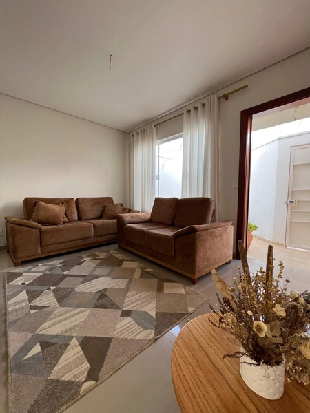 Casa com Piscina por 650 mil: 6ª foto da galeria de imagens do imóvel
