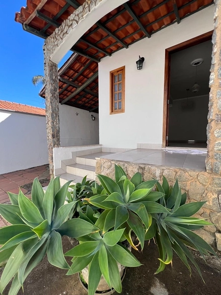 Casa no Pinheiros de 650 mil por 580 mil: 1ª foto da galeria de imagens do imóvel