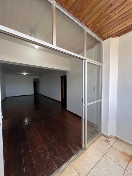 Apartamento central por 650 mil: 8ª foto da galeria de imagens do imóvel