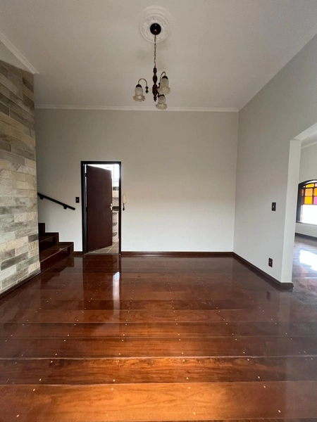 Casa Plana bem próxima ao centro: 17ª foto da galeria de imagens do imóvel
