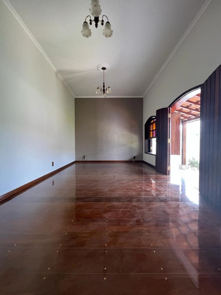 Casa Plana bem próxima ao centro: 10ª foto da galeria de imagens do imóvel