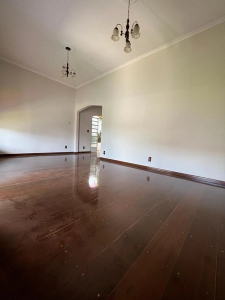 Casa Plana bem próxima ao centro: 7ª foto da galeria de imagens do imóvel