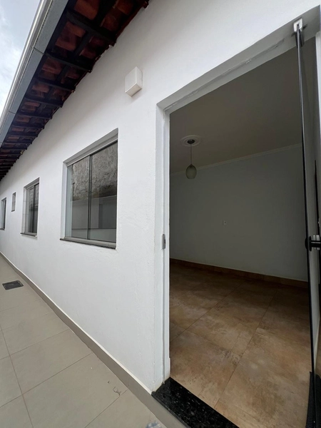 Casa com suíte de 300 por 280 mil: 3ª foto da galeria de imagens do imóvel