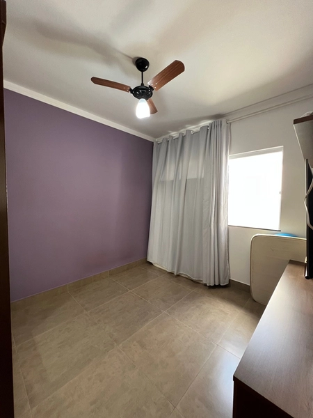 Casa com porcelanato e bancadas: 13ª foto da galeria de imagens do imóvel