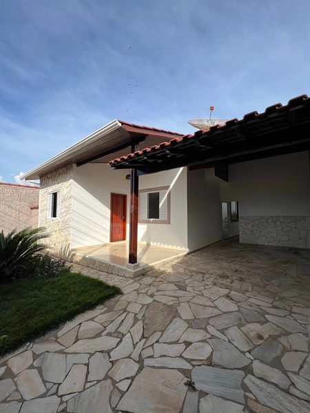 Casa no Rezende de 525 mil por 450 mil: 1ª foto da galeria de imagens do imóvel