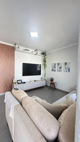 Casa próxima ao shopping por 310 mil: 7ª foto da galeria de imagens do imóvel
