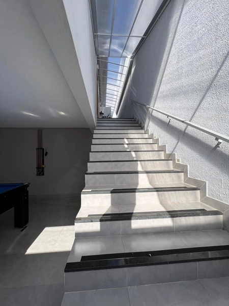 Casa Moderna por 320 mil: 3ª foto da galeria de imagens do imóvel