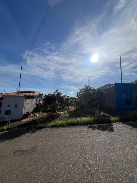 Terreno próximo a Avenida dos Tachos: 3ª foto da galeria de imagens do imóvel