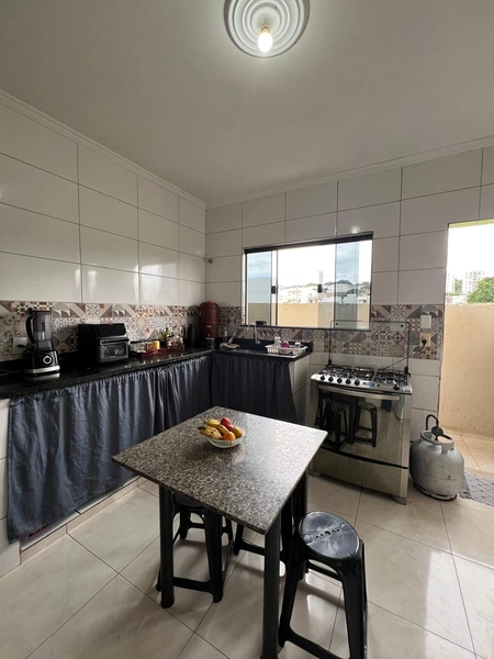 Casa de terreno inteiro por 380 mil: 6ª foto da galeria de imagens do imóvel