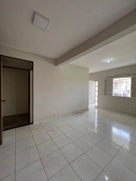 Casa perto do Mart Minas por 450 mil: 6ª foto da galeria de imagens do imóvel