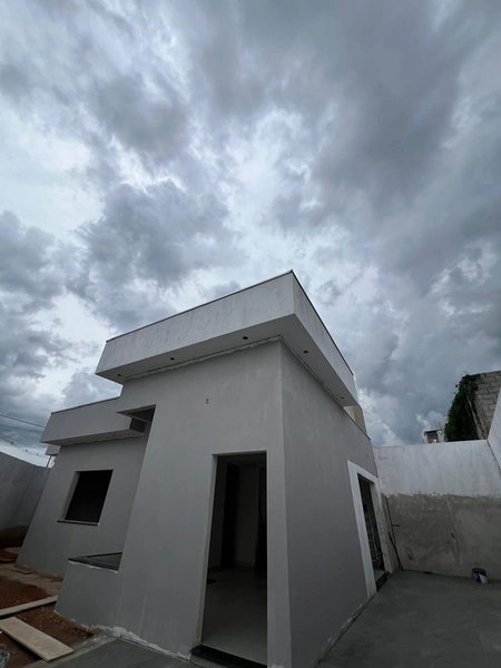 Casa NOVA no Santa Luzia em fase final : 1ª foto da galeria de imagens do imóvel