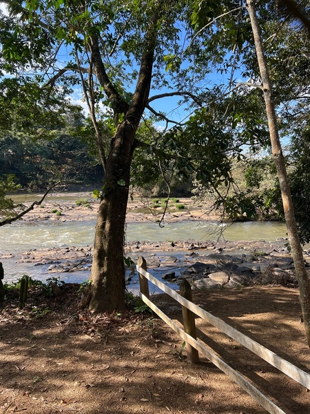 Rancho na Ilha do Sol à beira do rio com deck: 1ª foto da galeria de imagens do imóvel