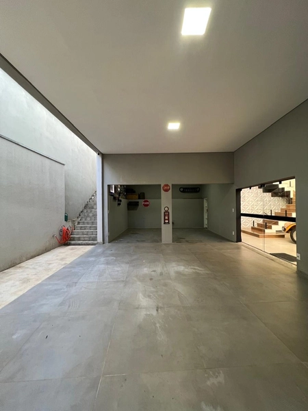 Casa com 5 vagas de garagem: 45ª foto da galeria de imagens do imóvel