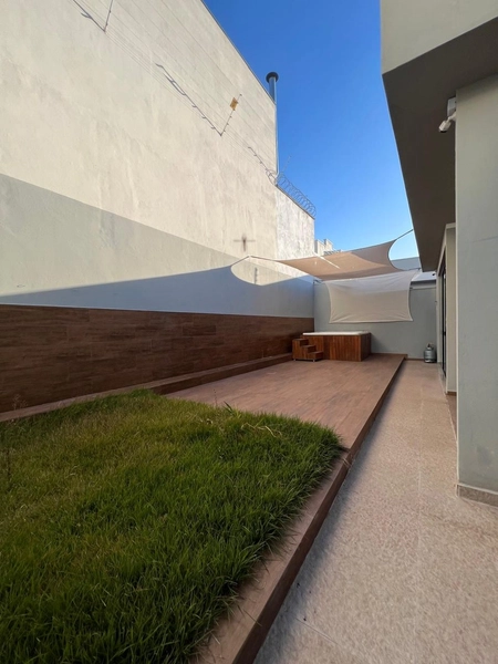 Casa com 5 vagas de garagem: 31ª foto da galeria de imagens do imóvel