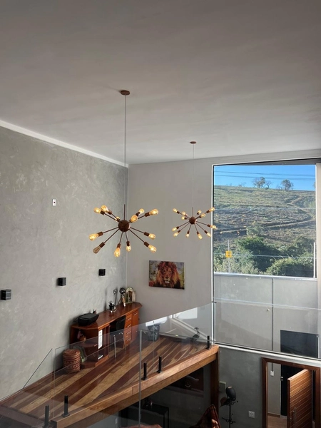 Casa com 5 vagas de garagem: 4ª foto da galeria de imagens do imóvel
