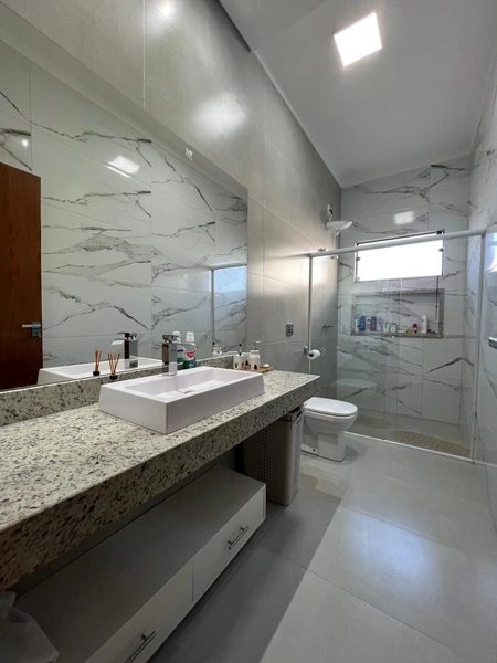 Casa com 5 vagas de garagem: 35ª foto da galeria de imagens do imóvel