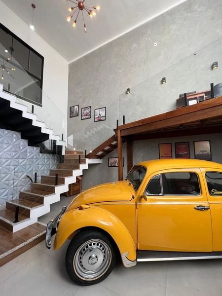 Casa com 5 vagas de garagem: 2ª foto da galeria de imagens do imóvel