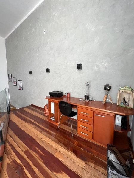 Casa com 5 vagas de garagem: 6ª foto da galeria de imagens do imóvel