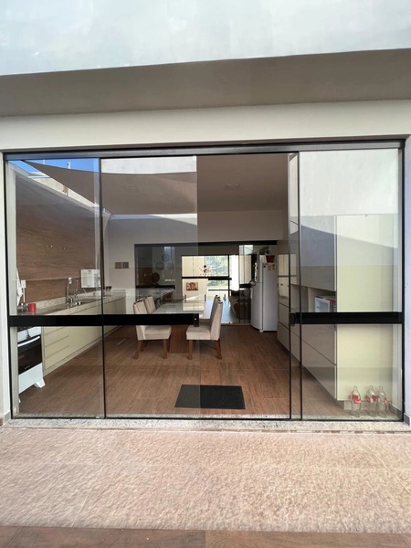 Casa com 5 vagas de garagem: 23ª foto da galeria de imagens do imóvel
