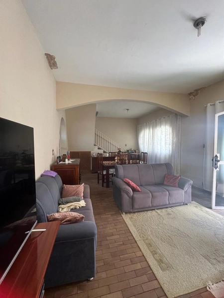 Casa com terreno de 708 m² próximo ao Mercado Produtor: 1ª foto da galeria de imagens do imóvel