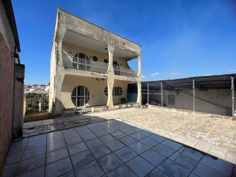 Casa com terreno de 708 m² próximo ao Mercado Produtor: 2ª foto da galeria de imagens do imóvel