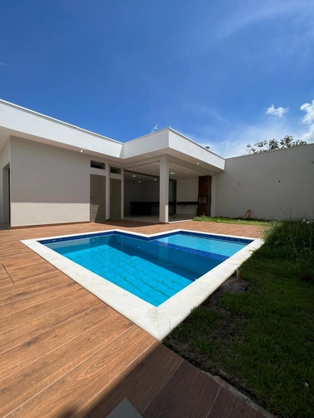 Casa Plana com Piscina e 3 suítes: 22ª foto da galeria de imagens do imóvel
