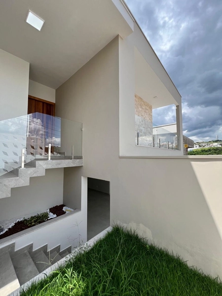 Casa Plana com Piscina e 3 suítes: 3ª foto da galeria de imagens do imóvel