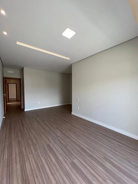 Casa Plana com Piscina e 3 suítes: 34ª foto da galeria de imagens do imóvel