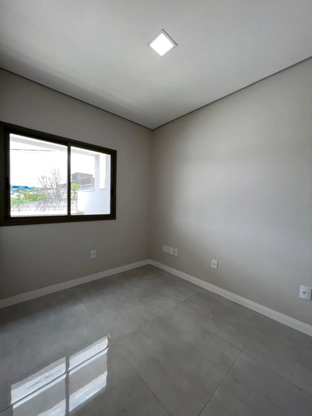 Casa Plana com Piscina e 3 suítes: 9ª foto da galeria de imagens do imóvel
