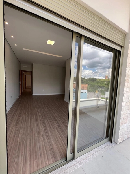 Casa Plana com Piscina e 3 suítes: 35ª foto da galeria de imagens do imóvel