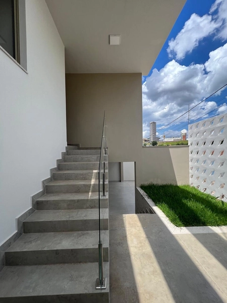 Casa Plana com Piscina e 3 suítes: 2ª foto da galeria de imagens do imóvel