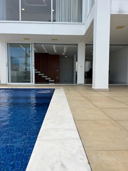 Casa com piscina no Treviso: 1ª foto da galeria de imagens do imóvel