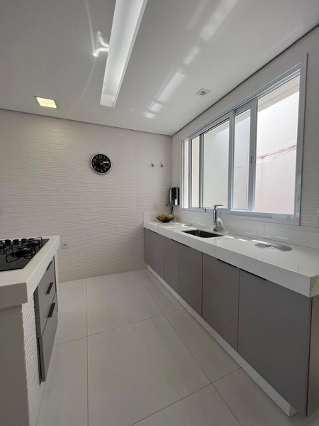 Casa com piscina no Treviso: 14ª foto da galeria de imagens do imóvel