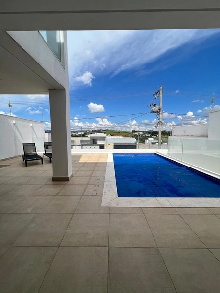 Casa com piscina no Treviso: 2ª foto da galeria de imagens do imóvel