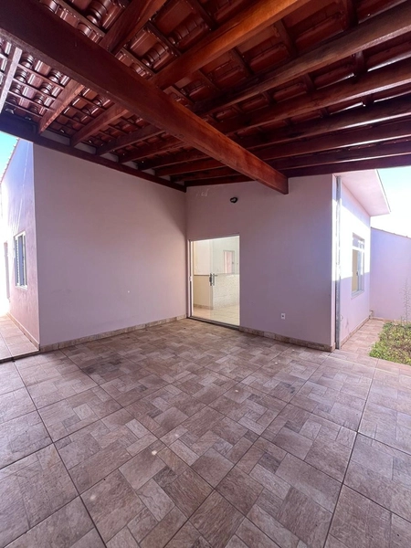 Casa com 3 quartos sendo um suíte por 320mil: 1ª foto da galeria de imagens do imóvel