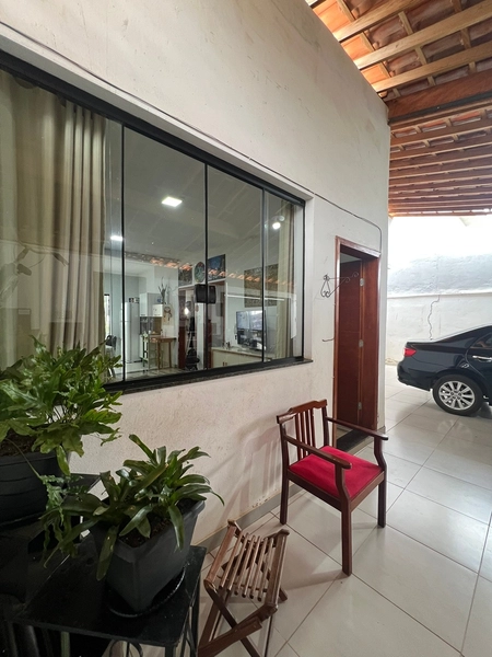 Casa no Flamboyant por 400 mil: 3ª foto da galeria de imagens do imóvel