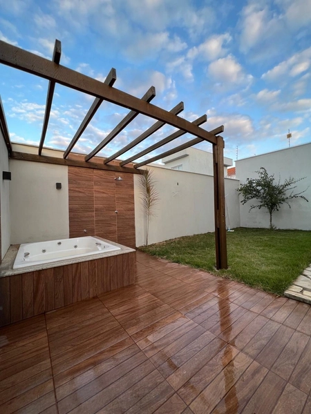 Casa com Jacuzzi e Pergolado: 31ª foto da galeria de imagens do imóvel