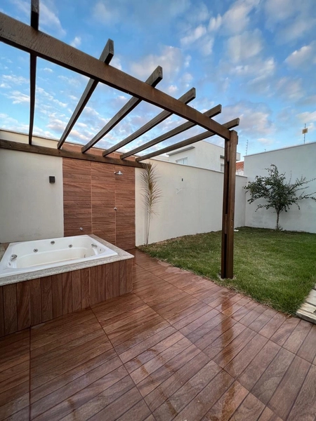 Casa com Jacuzzi e Pergolado: 32ª foto da galeria de imagens do imóvel