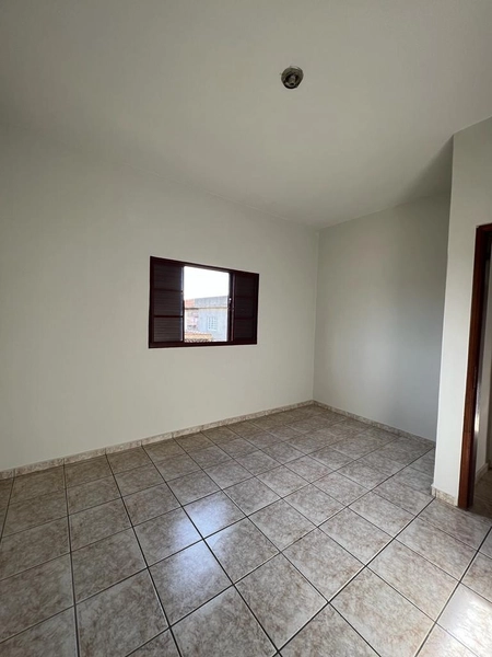 Casa com 2 moradias, rua em frente ao Corpo de Bombeiros: 9ª foto da galeria de imagens do imóvel