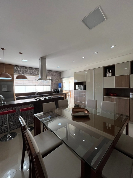 Casa com 3 suítes: 25ª foto da galeria de imagens do imóvel