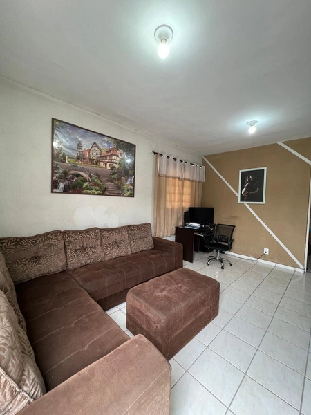 Casa com terreno inteiro por 298 mil: 3ª foto da galeria de imagens do imóvel