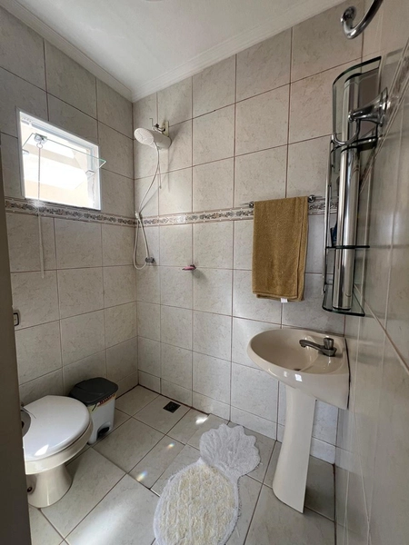 Casa com piscina por 480 mil: 14ª foto da galeria de imagens do imóvel