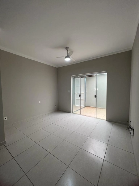 Casa há 2 minutos do trevo de Três Pontas: 10ª foto da galeria de imagens do imóvel
