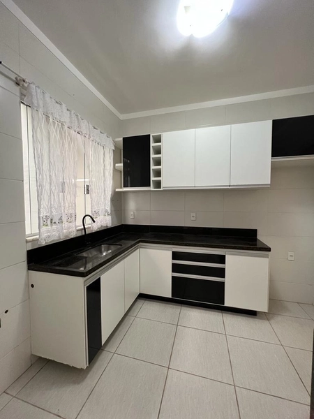 Casa há 2 minutos do trevo de Três Pontas: 1ª foto da galeria de imagens do imóvel