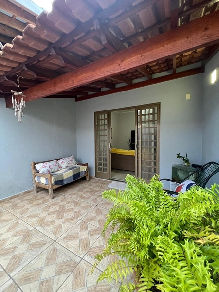 Casa em terreno inteiro por 380 mil: 2ª foto da galeria de imagens do imóvel